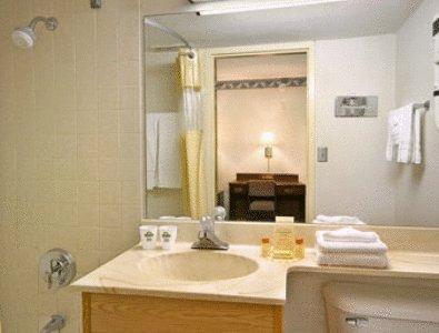 Days Inn Wauwatosa/Milwaukee Room photo